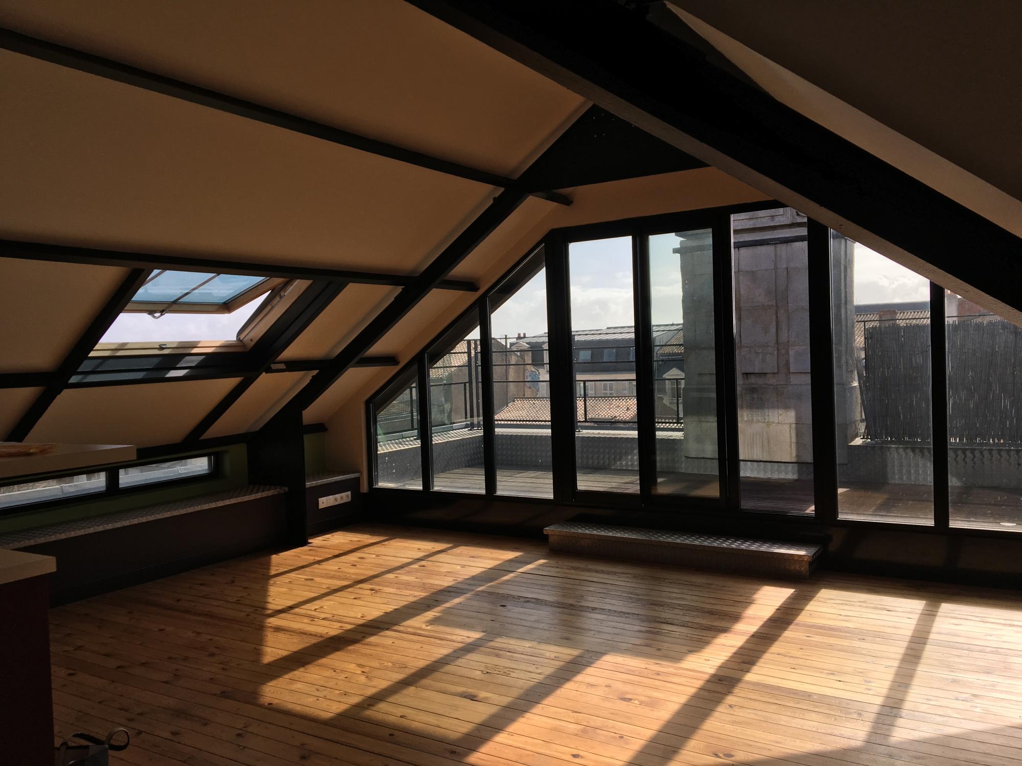  La Rochelle – T2 BIS avec terrasse et cave privative 
