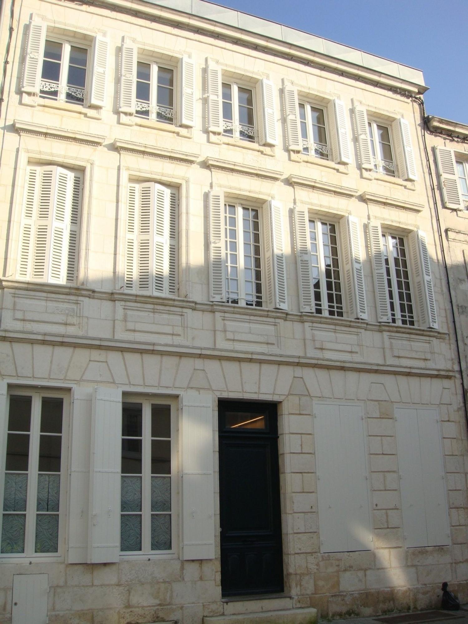 La Rochelle – T2 Centre ville avec terrasse et cave privative