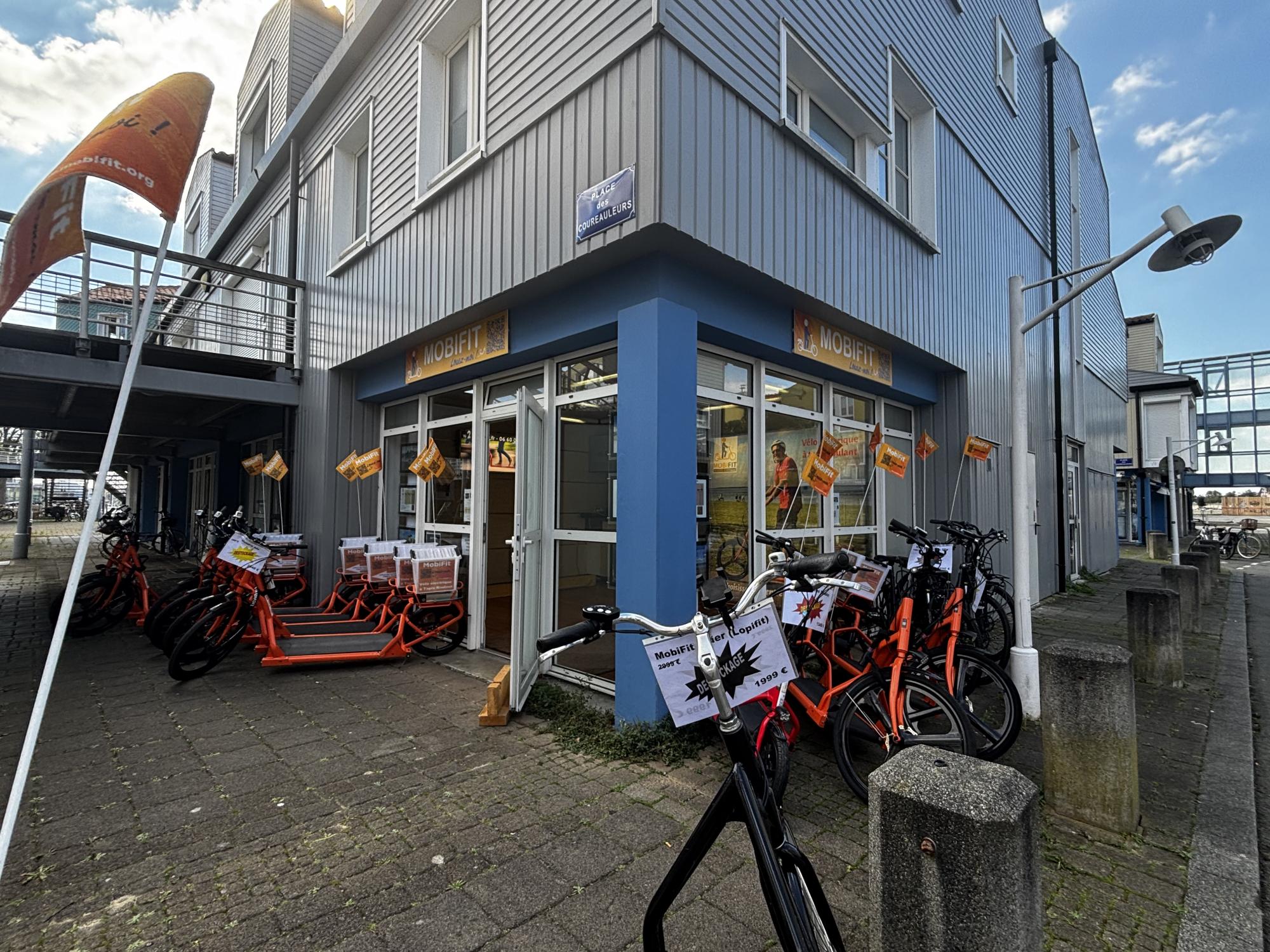 La Rochelle  – Local commercial avec terrasse privative