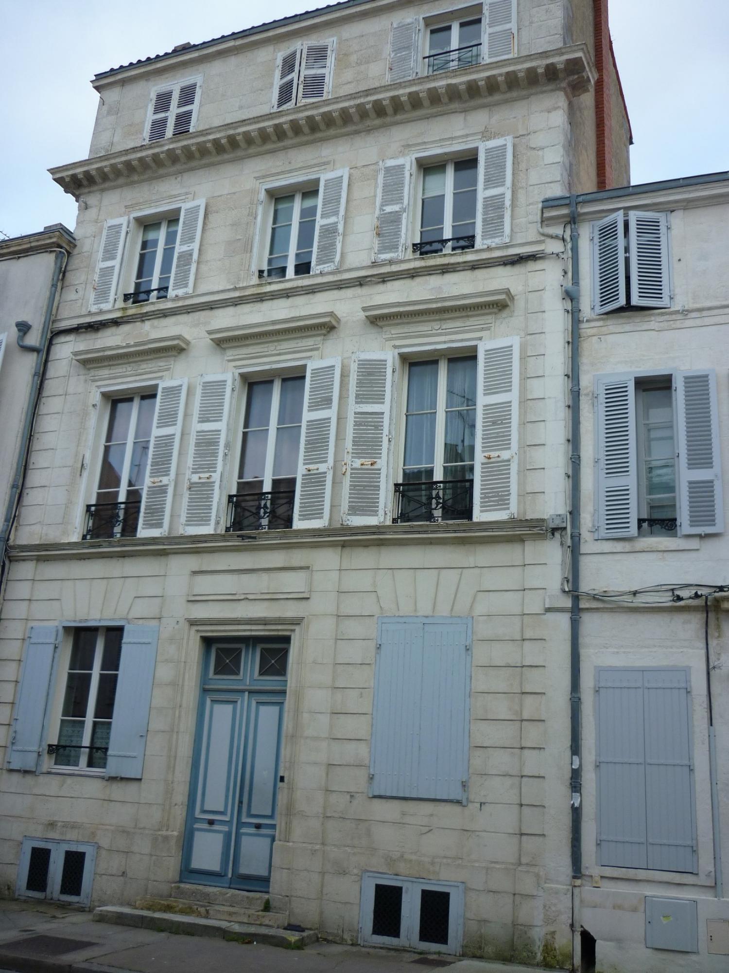 T3 Triplex + cave - Centre ville 